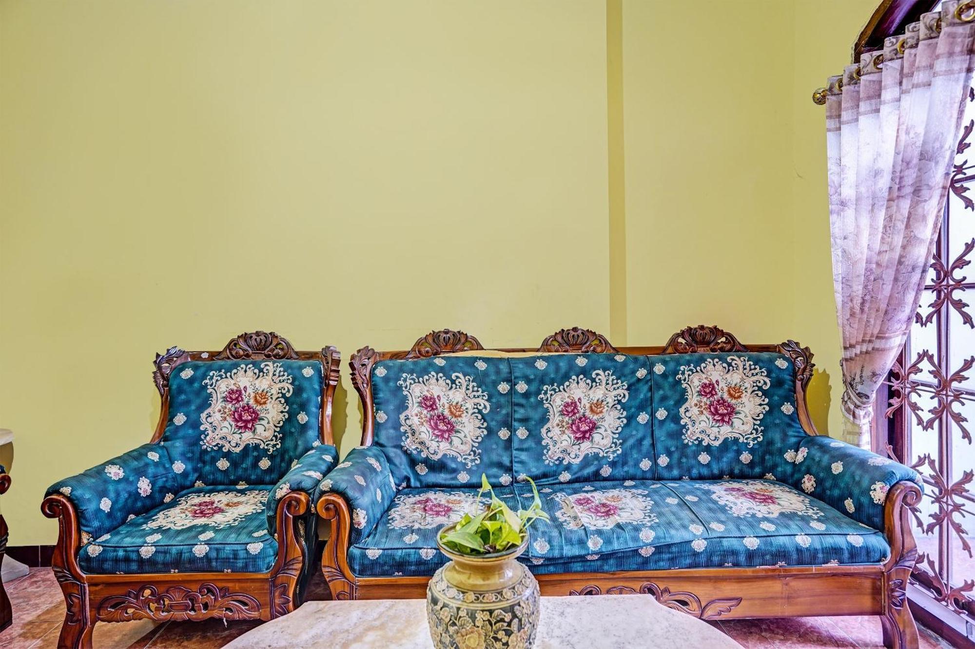 Spot On 91716 Kost Yy Syariah Hotel Mojokerto Eksteriør billede